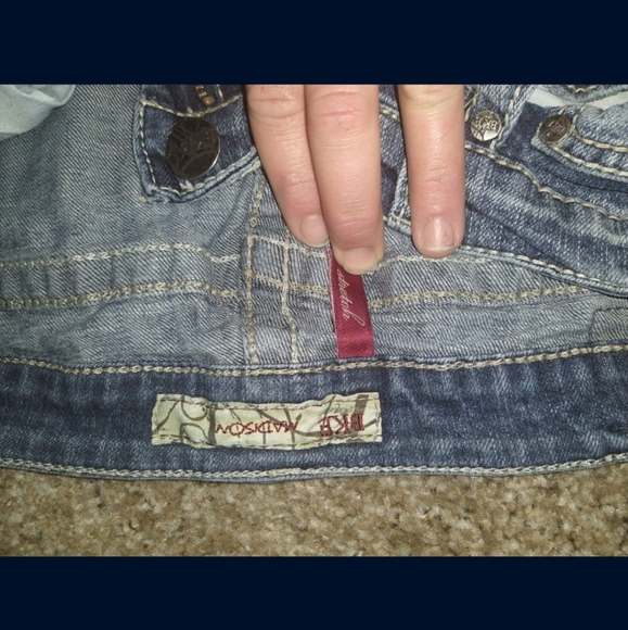 BKE Madison sz 27 Distressed capris - Picture 4 of 5